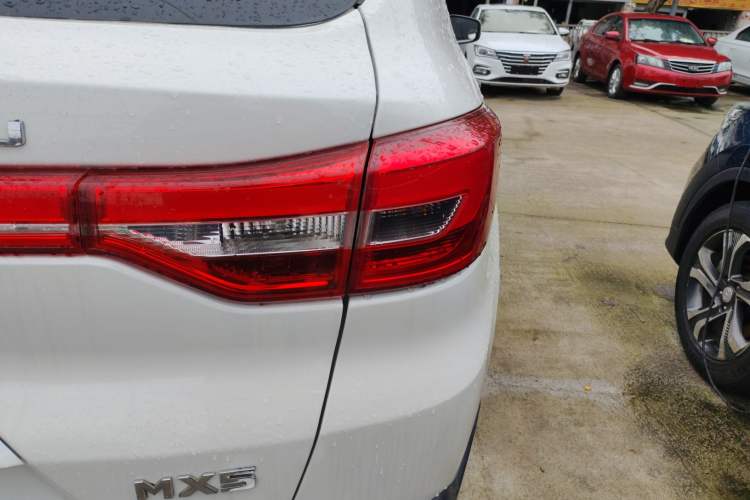 Used Dongfeng Fengdu MX5 2017 2.0L Automatic Urban Edition Exterior 6