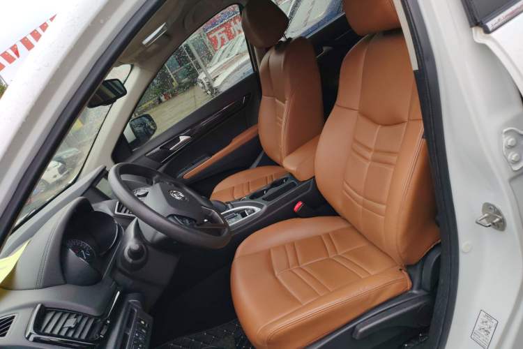 Used Dongfeng Fengdu MX5 2017 2.0L Automatic Urban Edition Left Front Seat