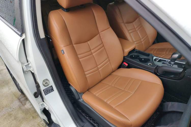 Used Dongfeng Fengdu MX5 2017 2.0L Automatic Urban Edition Right Front Seat