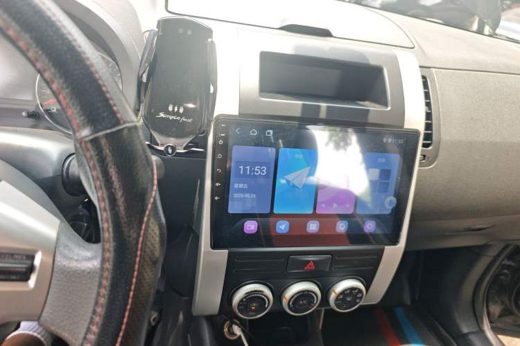Used Dongfeng Fengdu MX6 2015 2.0L CVT 4x4 Excellence Edition Audio And AC Panel