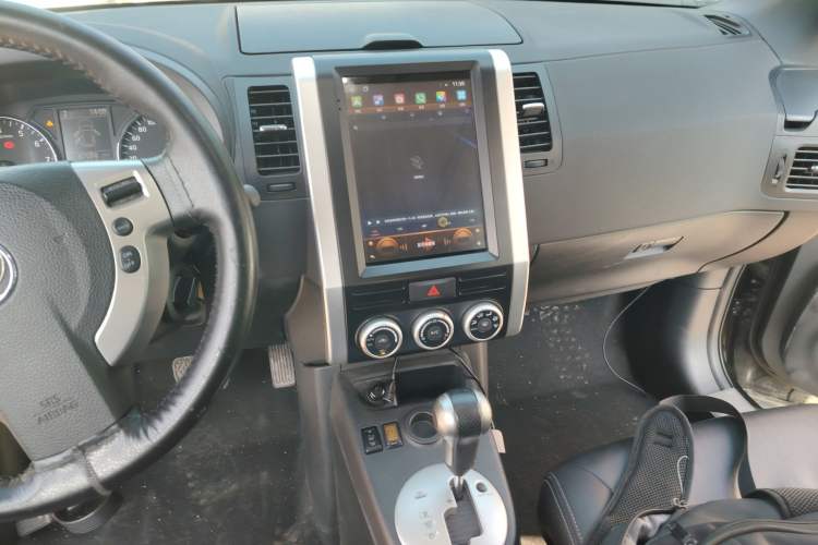 Used Dongfeng Fengdu MX6 2015 2.0L CVT Two-Wheel Drive Dream Edition Audio And AC Panel
