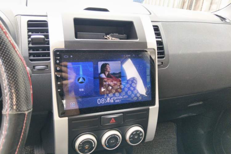 Used Dongfeng Fengdu MX6 2015 2.0L Manual Two-Wheel Drive Navigation Edition Audio And AC Panel