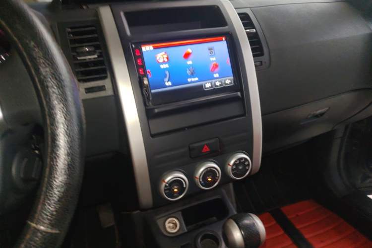 Used Dongfeng Fengdu MX6 2015 2.0L CVT Two-Wheel Drive Excellence Edition Audio And AC Panel