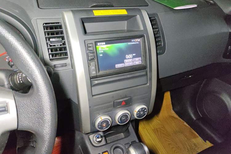 Used Dongfeng Fengdu MX6 2015 2.0L CVT Two-Wheel Drive Dream Edition Audio And AC Panel