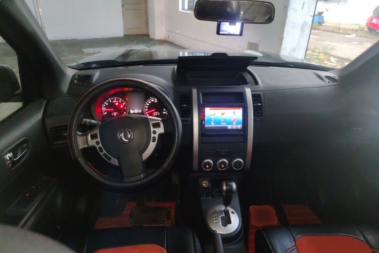 Used Dongfeng Fengdu MX6 2015 2.0L CVT Two-Wheel Drive Excellence Edition Center Console