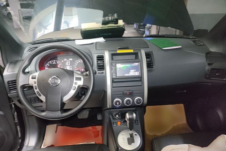 Used Dongfeng Fengdu MX6 2015 2.0L CVT Two-Wheel Drive Dream Edition Center Console