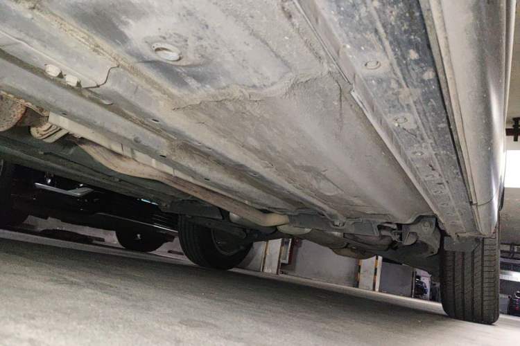 Used Dongfeng Fengdu MX6 2015 2.0L CVT Two-Wheel Drive Dream Edition Chassis Front Left