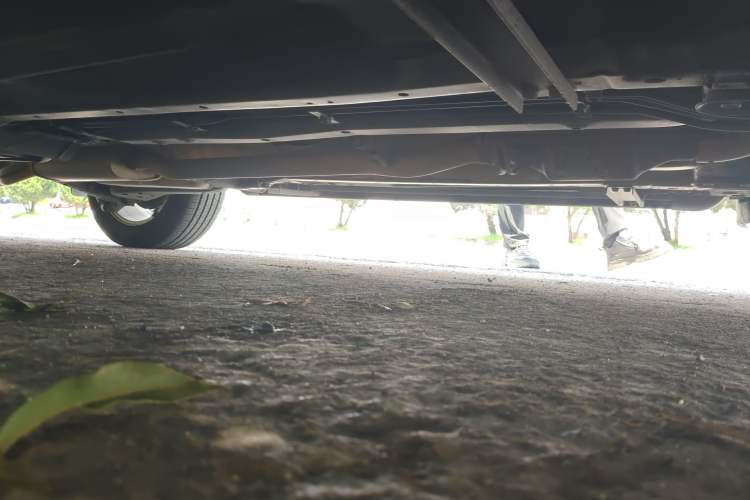 Used Dongfeng Fengdu MX6 2015 2.0L CVT Two-Wheel Drive All-Around Version Chassis Front Right