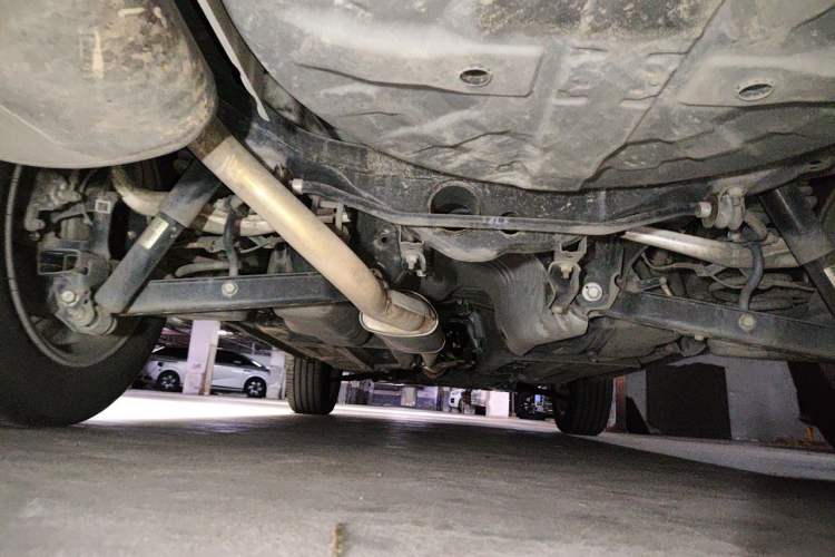 Used Dongfeng Fengdu MX6 2015 2.0L CVT Two-Wheel Drive Dream Edition Chassis Rear