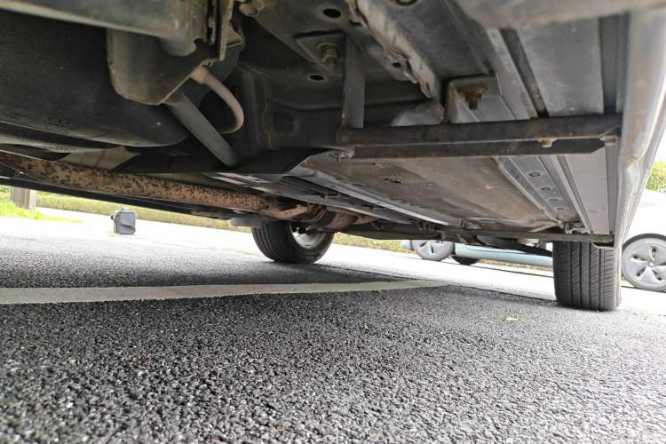 Used Dongfeng Fengdu MX6 2015 2.0L CVT Two-Wheel Drive All-Around Version Chassis Rear Right
