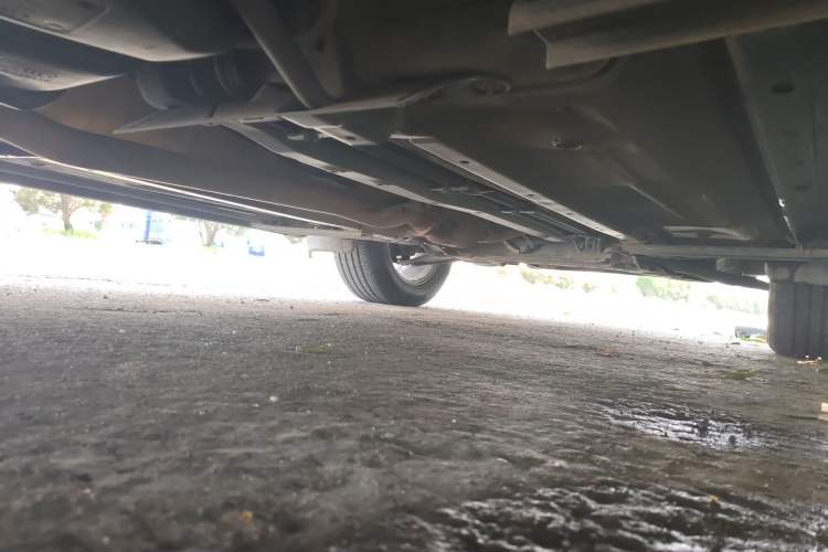 Used Dongfeng Fengdu MX6 2015 2.0L CVT Two-Wheel Drive All-Around Version Chassis Rear Right