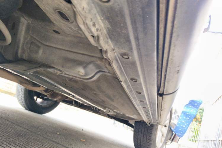 Used Dongfeng Fengdu MX6 2015 2.0L Manual Two-Wheel Drive Navigation Edition Chassis Rear Right