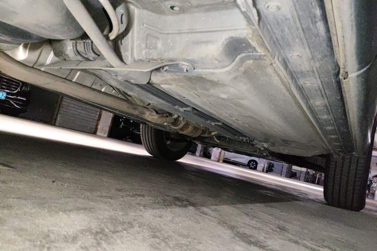 Used Dongfeng Fengdu MX6 2015 2.0L CVT Two-Wheel Drive Dream Edition Chassis Rear Right