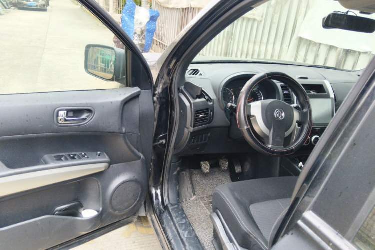 Used Dongfeng Fengdu MX6 2015 2.0L Manual Two-Wheel Drive Navigation Edition Driver Seat