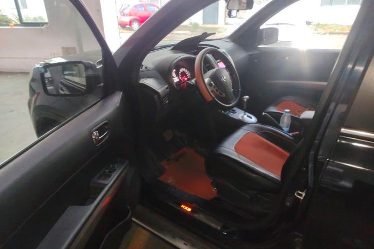 Used Dongfeng Fengdu MX6 2015 2.0L CVT Two-Wheel Drive Excellence Edition Driver Seat