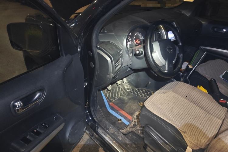 Used Dongfeng Fengdu MX6 2015 2.0L Manual 4x4 Navigation Edition Driver Seat