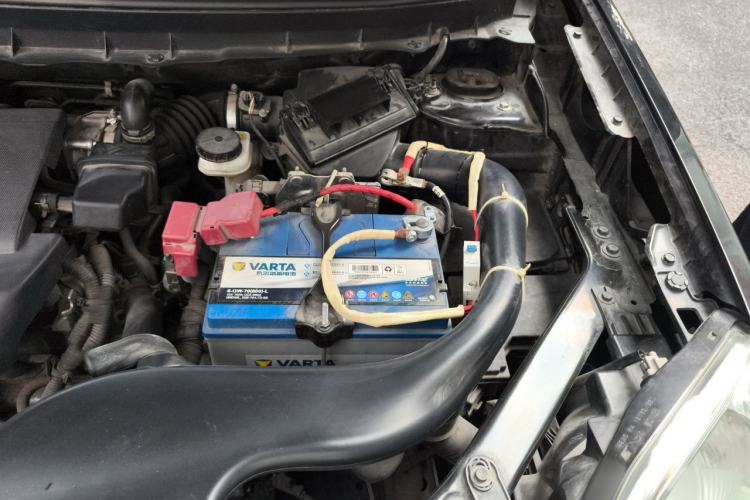 Used Dongfeng Fengdu MX6 2015 2.0L Manual 4x4 Navigation Edition Engine Bay Left