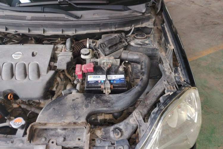 Used Dongfeng Fengdu MX6 2015 2.0L CVT Two-Wheel Drive Excellence Edition Engine Bay Left