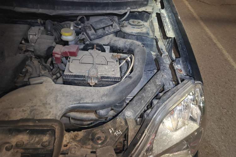 Used Dongfeng Fengdu MX6 2015 2.0L Manual 4x4 Navigation Edition Engine Bay Left