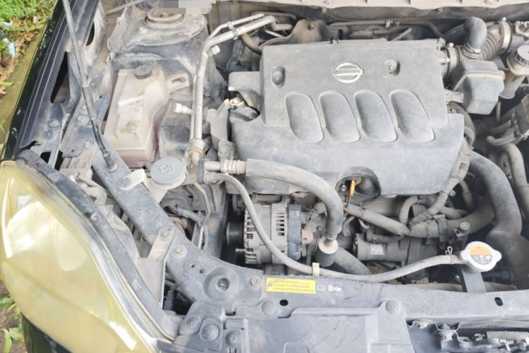Used Dongfeng Fengdu MX6 2015 2.0L CVT Two-Wheel Drive All-Around Version Engine Bay Right