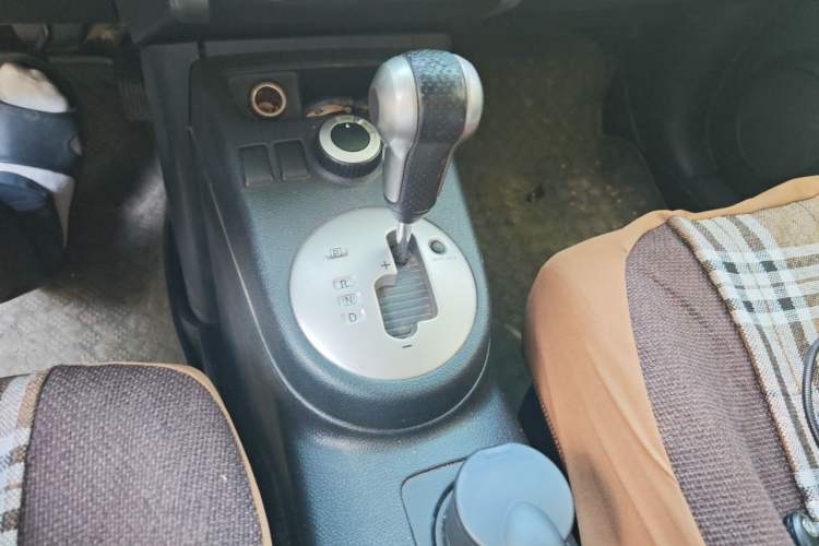 Used Dongfeng Fengdu MX6 2015 2.0L CVT 4x4 Excellence Edition Gear Lever