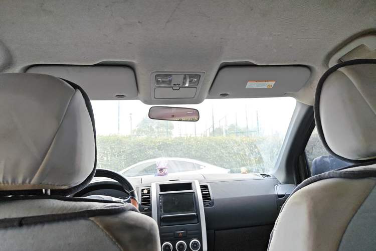 Used Dongfeng Fengdu MX6 2015 2.0L CVT Two-Wheel Drive All-Around Version Headliner