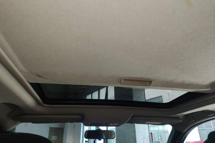 Used Dongfeng Fengdu MX6 2015 2.0L CVT Two-Wheel Drive Excellence Edition Headliner
