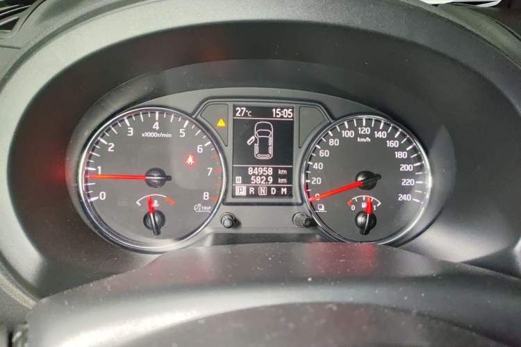 Used Dongfeng Fengdu MX6 2015 2.0L CVT Two-Wheel Drive Dream Edition Instrument Cluster