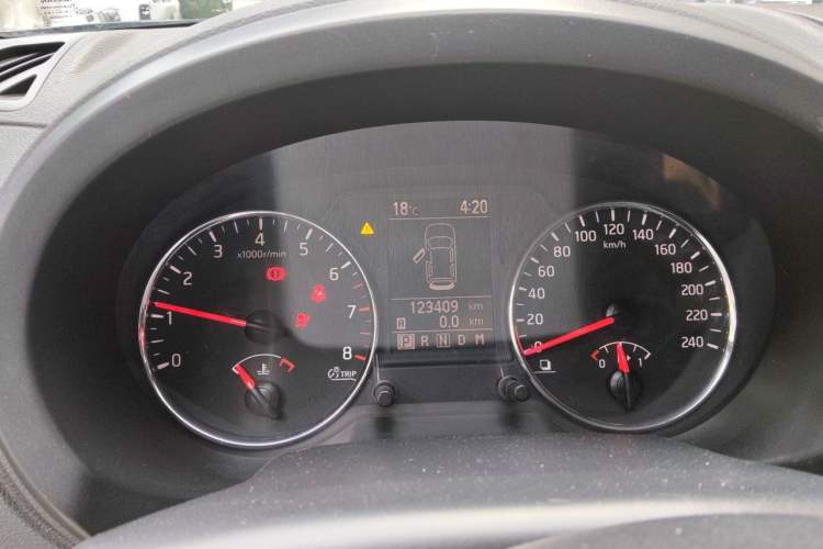 Used Dongfeng Fengdu MX6 2015 2.0L CVT Two-Wheel Drive Excellence Edition Instrument Cluster