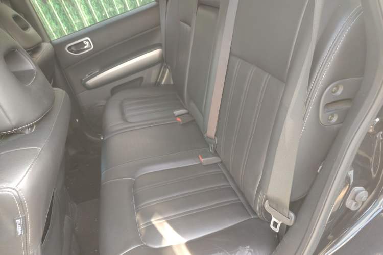 Used Dongfeng Fengdu MX6 2015 2.0L CVT Two-Wheel Drive Dream Edition Interior 4