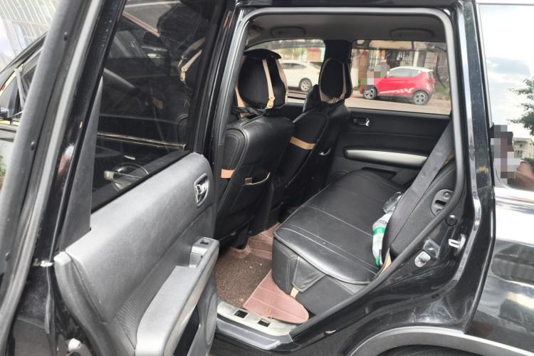 Used Dongfeng Fengdu MX6 2015 2.0L Manual 4x4 Navigation Edition Left Rear Seat