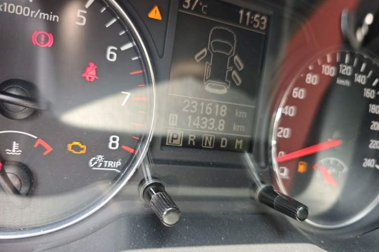 Used Dongfeng Fengdu MX6 2015 2.0L CVT 4x4 Excellence Edition Odometer Close Up