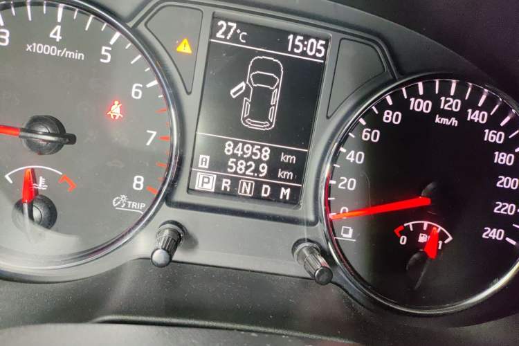 Used Dongfeng Fengdu MX6 2015 2.0L CVT Two-Wheel Drive Dream Edition Odometer Close Up