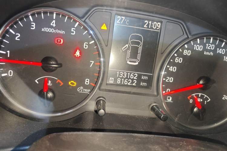 Used Dongfeng Fengdu MX6 2015 2.0L Manual 4x4 Navigation Edition Odometer Close Up