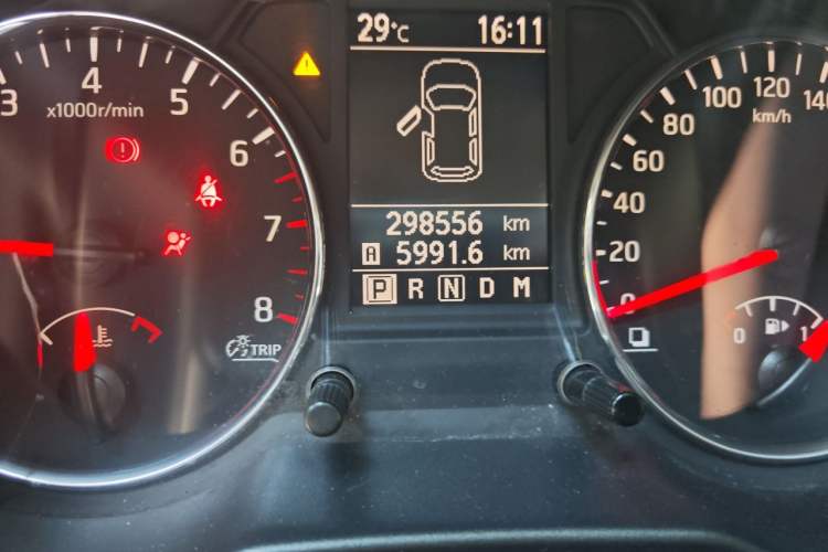 Used Dongfeng Fengdu MX6 2015 2.0L CVT 4x4 Excellence Edition Odometer Close Up