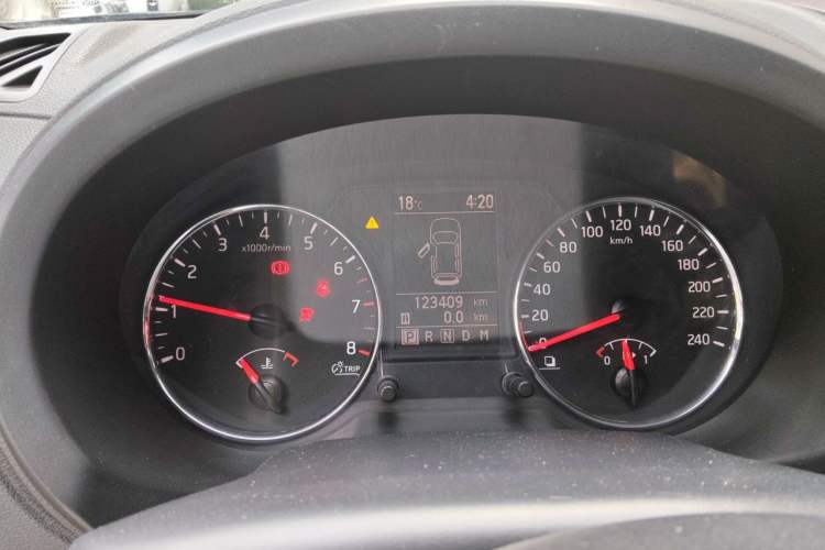 Used Dongfeng Fengdu MX6 2015 2.0L CVT Two-Wheel Drive Excellence Edition Odometer Close Up