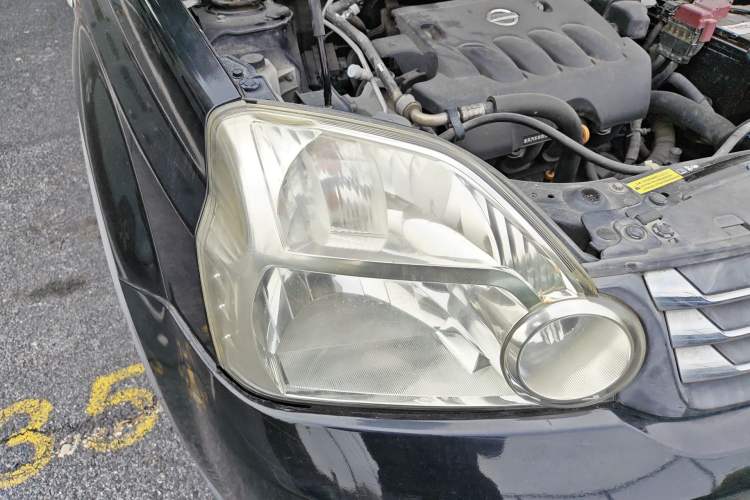Used Dongfeng Fengdu MX6 2015 2.0L CVT Two-Wheel Drive All-Around Version Right Front Headlight