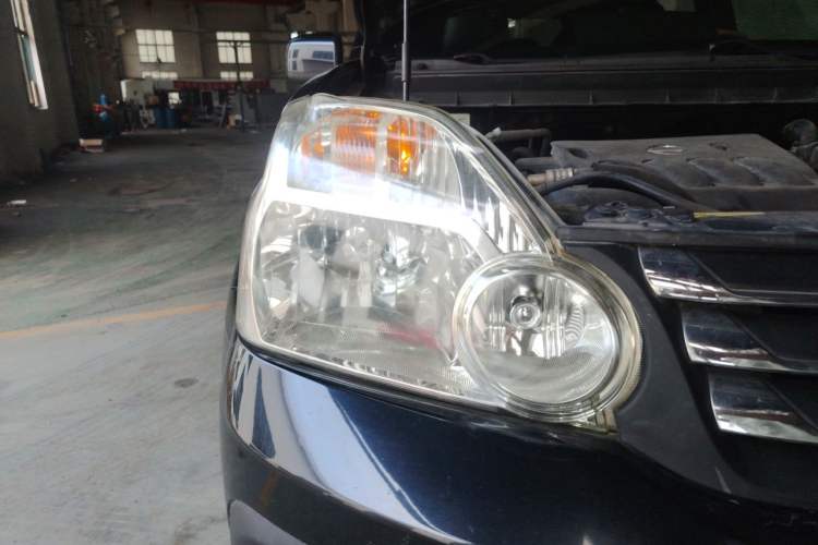 Used Dongfeng Fengdu MX6 2015 2.0L CVT Two-Wheel Drive Excellence Edition Right Front Headlight