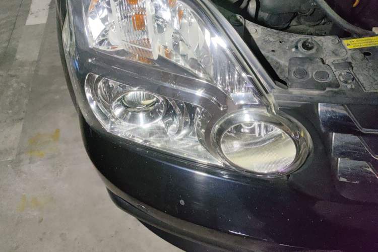 Used Dongfeng Fengdu MX6 2015 2.0L CVT Two-Wheel Drive Dream Edition Right Front Headlight