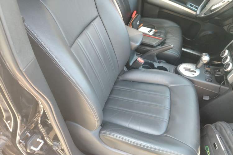 Used Dongfeng Fengdu MX6 2015 2.0L CVT Two-Wheel Drive Dream Edition Right Front Seat