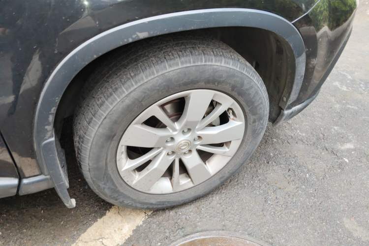 Used Dongfeng Fengdu MX6 2015 2.0L CVT Two-Wheel Drive Dream Edition Right Front Wheel Hub