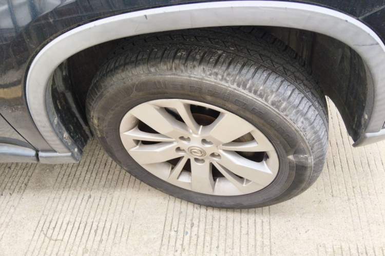 Used Dongfeng Fengdu MX6 2015 2.0L Manual Two-Wheel Drive Navigation Edition Right Front Wheel Hub