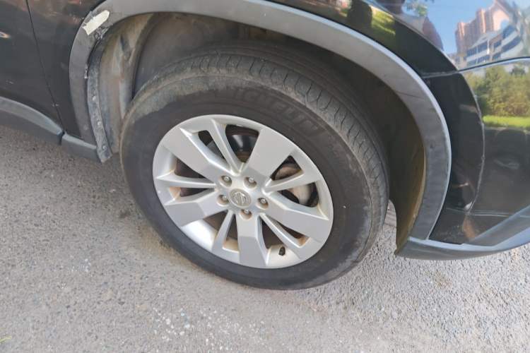 Used Dongfeng Fengdu MX6 2015 2.0L CVT 4x4 Excellence Edition Right Front Wheel Hub