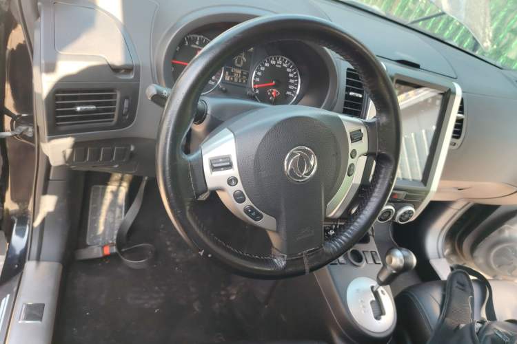 Used Dongfeng Fengdu MX6 2015 2.0L CVT Two-Wheel Drive Dream Edition Steering Wheel