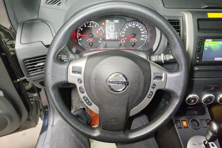 Used Dongfeng Fengdu MX6 2015 2.0L CVT Two-Wheel Drive Dream Edition Steering Wheel