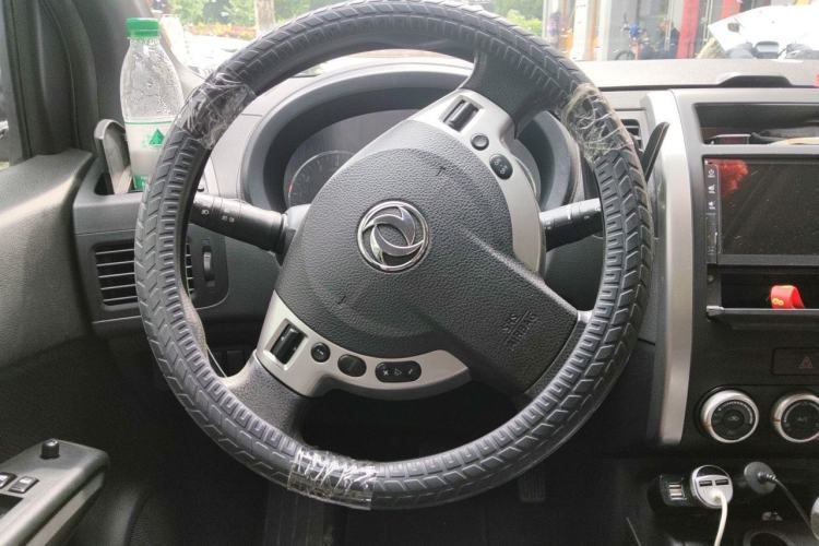 Used Dongfeng Fengdu MX6 2015 2.0L CVT Two-Wheel Drive Excellence Edition Steering Wheel