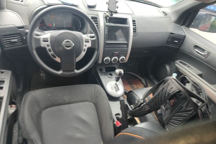 Used Dongfeng Fengdu MX6 2015 2.0L CVT Two-Wheel Drive Excellence Edition Center Console
