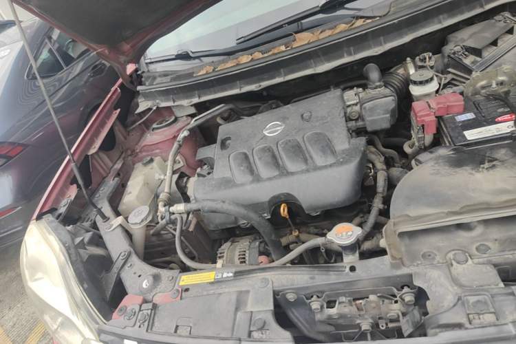 Used Dongfeng Fengdu MX6 2015 2.0L CVT Two-Wheel Drive Excellence Edition Engine Bay Right