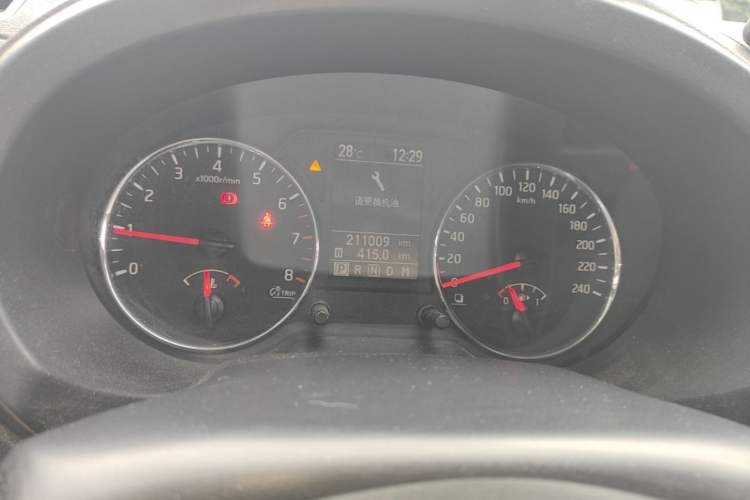 Used Dongfeng Fengdu MX6 2015 2.0L CVT Two-Wheel Drive Excellence Edition Instrument Cluster