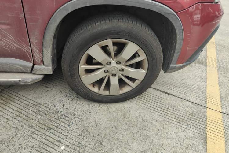 Used Dongfeng Fengdu MX6 2015 2.0L CVT Two-Wheel Drive Excellence Edition Right Front Wheel Hub